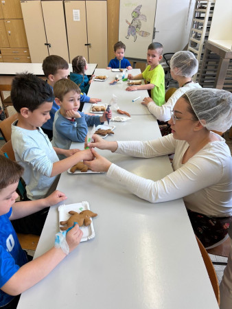 Navštívily jsme kadeřnictví a zahrály si na pekaře